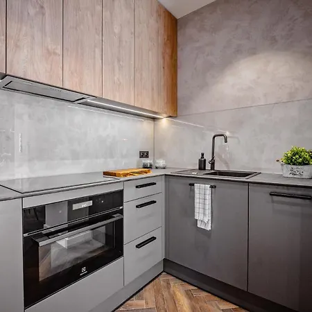 Mira Residence Poznan Old Town & Parking